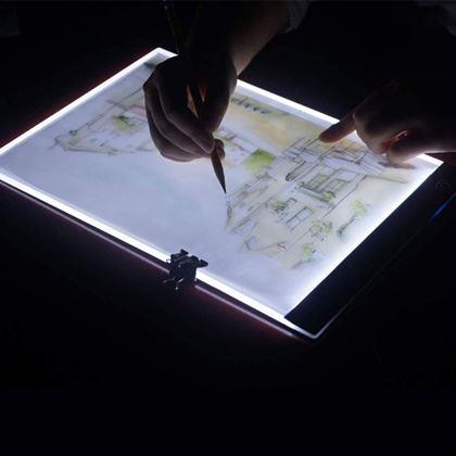 Obrazek z Podświetlana tablica LED do odrysowywania