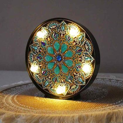 Obrazek z Diamentowe malowanie - lampa LED mandala - złoto-srebrna