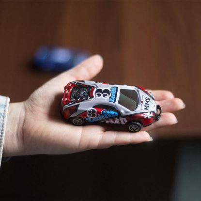 Obraz Kaskaderski skaczący samochodzik