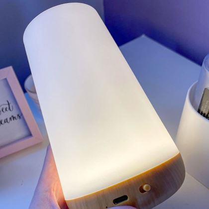 Obrazek z Inteligentna lampa LED zmieniająca kolor
