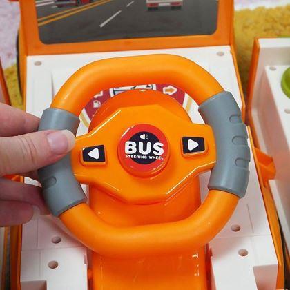 Obrazek z Interaktywny składany autobus z kierownicą