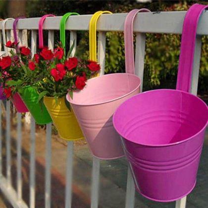 Obrazek z Wisząca doniczka na balkon – różowa