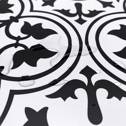 Obrazek z Samoprzylepna folia na meble i podłogę - czarno-biały ornament