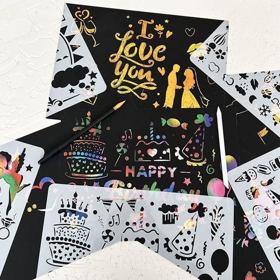 Obrazek z 5 szt. szablonów do wyskrobywania A4 + 2 długopisy