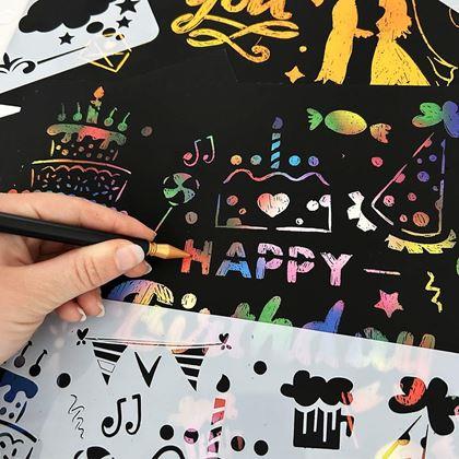 Obrazek z 5 szt. szablonów do wyskrobywania A4 + 2 długopisy