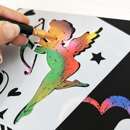 Obrazek z 5 szt. szablonów do wyskrobywania A4 + 2 długopisy