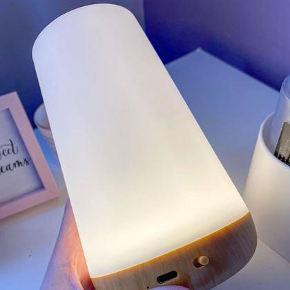 Obrazek z Inteligentna lampa LED zmieniająca kolor