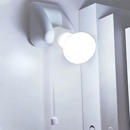Obrazek z Ścienna lampka LED do łóżka z wyłącznikiem na sznurek