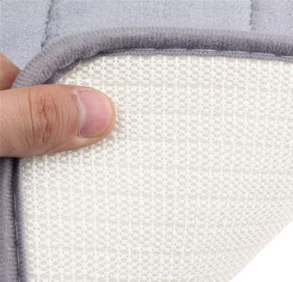 Obrazek z Antypoślizgowy dywanik łazienkowy 40 x 60 cm - szara