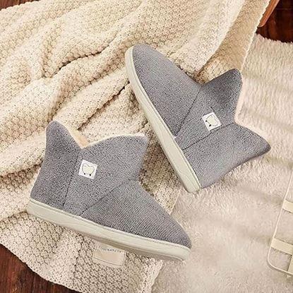 Obraz Wysokie ocieplane kapcie z futerkiem