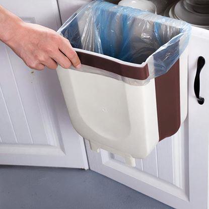 Obraz Składany kosz wiszący na drzwi