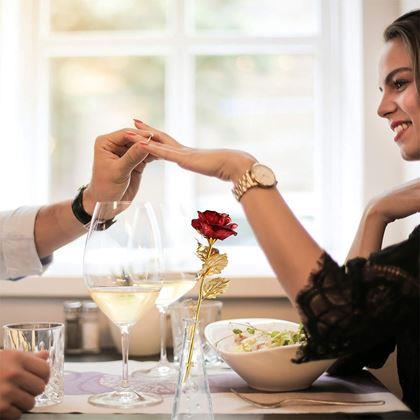 Obrazek z Wieczna róża w opakowaniu prezentowym