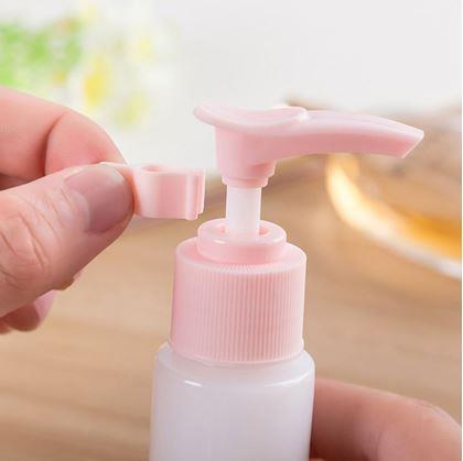 Obrazek z Zestaw podróżnych buteleczek na kosmetyki w kosmetyczce do samolotu 50 ml