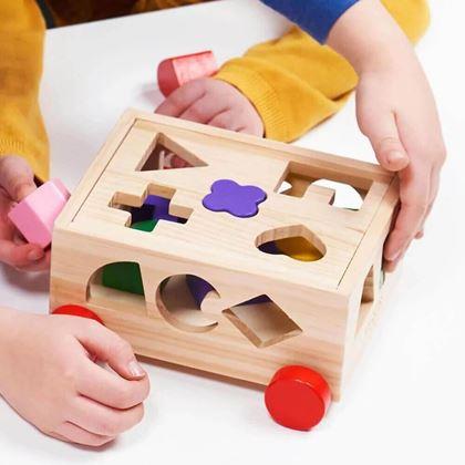 Obrazek z Drewniany sorter na kółkach - kształty