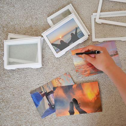 Obrazek z Obrotowy stojak na zdjęcia – karuzela