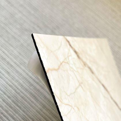 Obrazek z Płytka samoprzylepna 60x30 cm - marmur w kolorze ochry