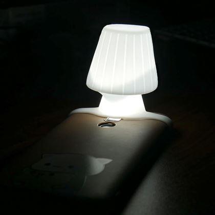 Obrazek z Lampka do rozpraszania światła ze smartfonu