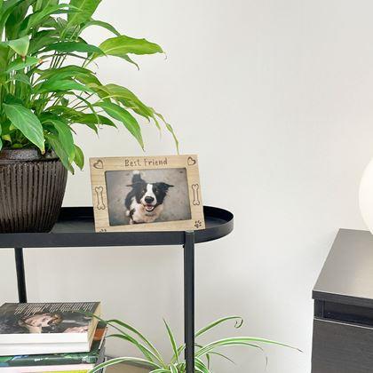 Obrazek z Drewniana ramka na zdjęcia "Best Friend", 10 x 15 cm