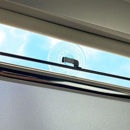 Obrazek z Roleta przeciwsłoneczna zwijana jasna 68 x 125 cm