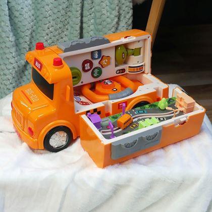 Obrazek z Interaktywny składany autobus z kierownicą