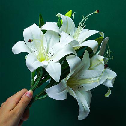 Obrazek z Sztuczny bukiet lilii - biała
