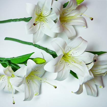 Obrazek z Sztuczny bukiet lilii - biała