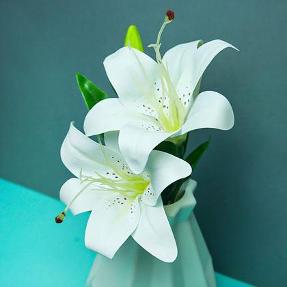 Obrazek z Sztuczny bukiet lilii - biała