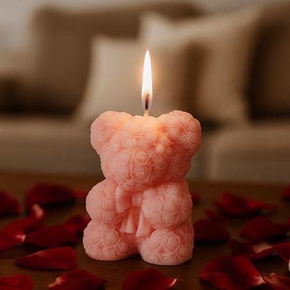 Obrazek z Świeca podarunkowa miś z róż - różowy