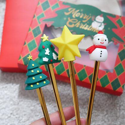 Obrazek z Zestaw świątecznych łyżeczek w ozdobnym pudełku 4 szt.