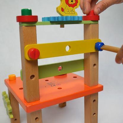 Obraz Drewniane krzesełko edukacyjne