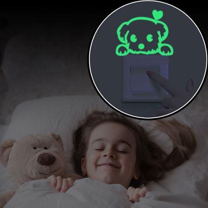 Obrazek z Świecące naklejki nad włącznik  -  piesek