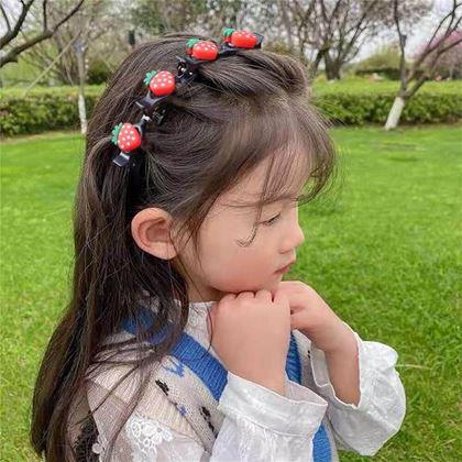 Obrazek z Dziecięca opaska do włosów ze spinkami  -  truskawki