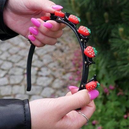 Obrazek z Dziecięca opaska do włosów ze spinkami  -  truskawki