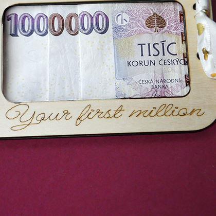 Obrazek z Prezent ślubny - drewniane etui na pieniądze