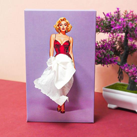 Obrazek z Chusteczki papierowe w pudełku - dama w sukni