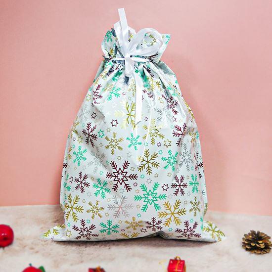 Obrazek z Worek do pakowania prezentów świątecznych ze sznurkiem - 51x39 cm - płatki śniegu