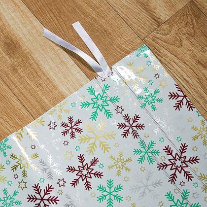 Obrazek z Worek do pakowania prezentów świątecznych ze sznurkiem - 51x39 cm - płatki śniegu