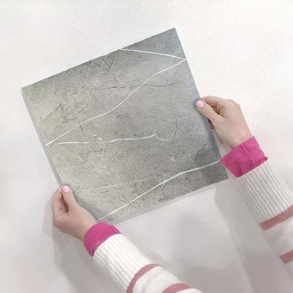 Obrazek z Samoprzylepna okładzina 30x30 cm  -  jasnoszary marmur