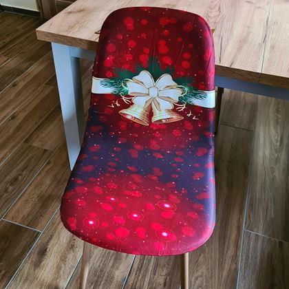 Obrazek z Pokrowiec na krzesło z motywem świątecznym  - czerwona świąteczna elegancja