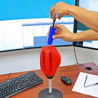 Obrazek z Antystresowy worek bokserski na biurko