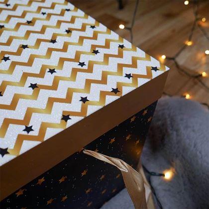 Obrazek z Pudełko prezentowe 22 cm  -  gwiazdy