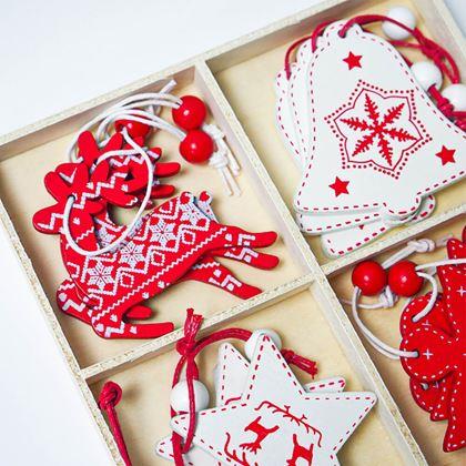 Obrazek z Zestaw drewnianych ozdób 12 szt. - świąteczny mix