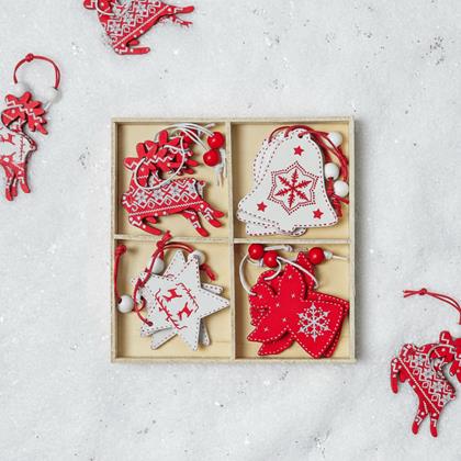 Obrazek z Zestaw drewnianych ozdób 12 szt. - świąteczny mix