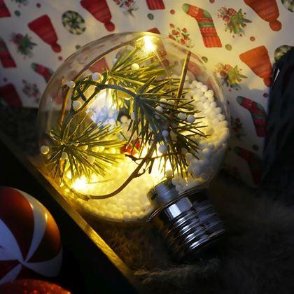 Obrazek z Świąteczna kula LED świecąca na choinkę -  igły sosnowe