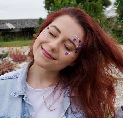 Obrazek z Naklejane kamyczki na twarz  -  fioletowe