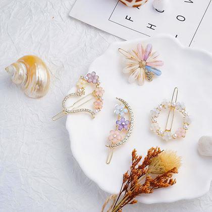 Obrazek z Kwiatowe spinki do włosów z kamieniami 4 szt.