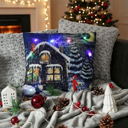 Obrazek z Świąteczna świecąca poszewka na poduszkę  -  domek bożonarodzeniowy
