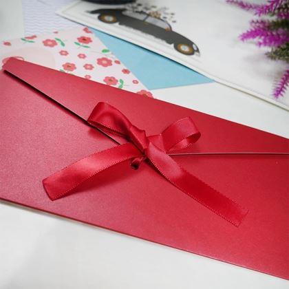 Obrazek z Koperta prezentowa z wstążką -  czerwona