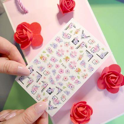 Obrazek z Zestaw naklejek na paznokcie - 71 szt. kwiatów