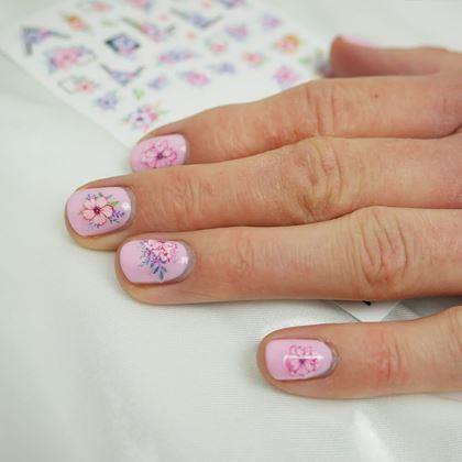 Obrazek z Zestaw naklejek na paznokcie - 71 szt. kwiatów